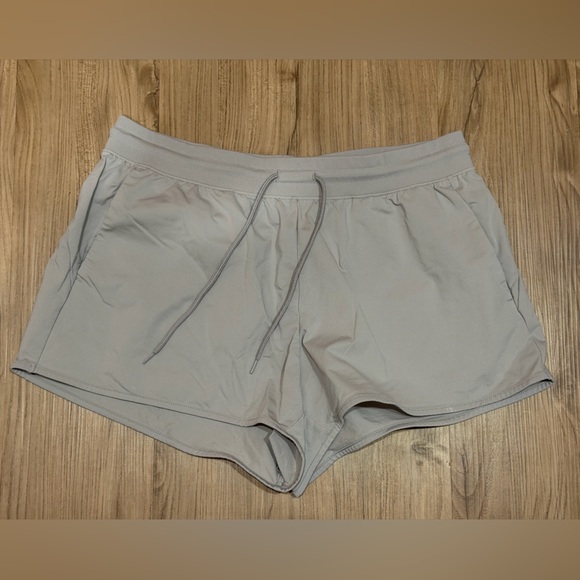 Uniqlo Pants - Uniqlo Beige Activewear Shorts
